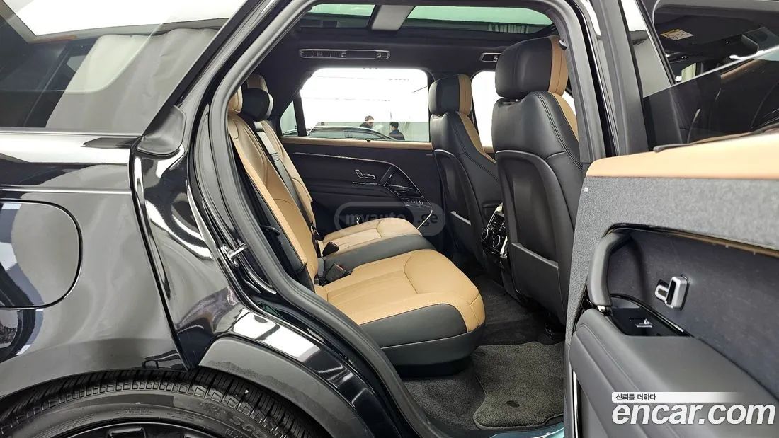 Land Rover Range Rover Sport 2025 — миниатюра 12