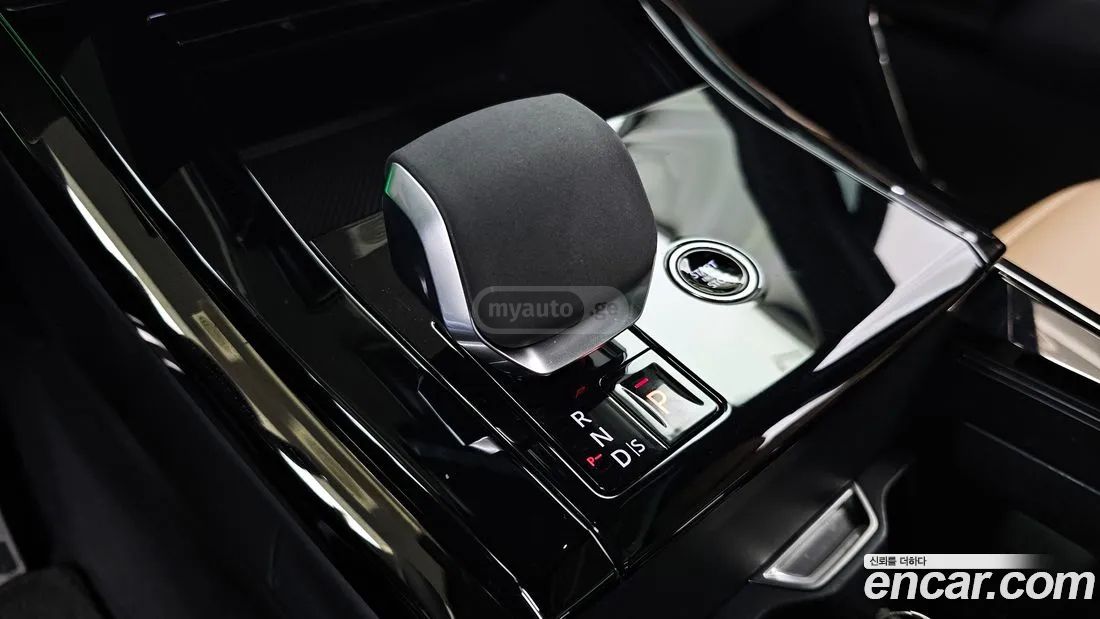 Land Rover Range Rover Sport 2025 — миниатюра 9