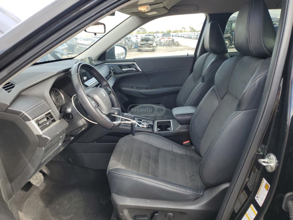 Mitsubishi Outlander - фото 7