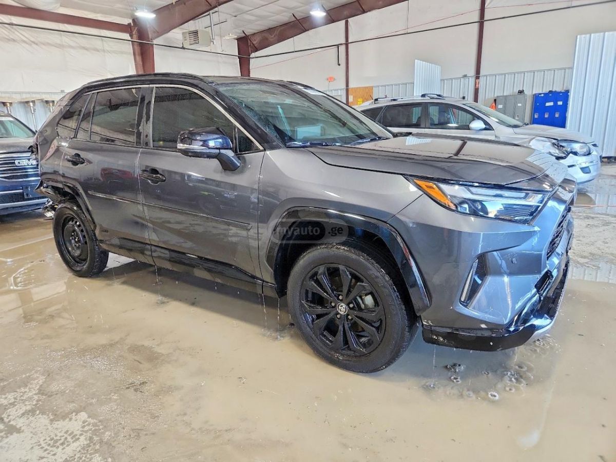 Toyota RAV 4 - фото 4