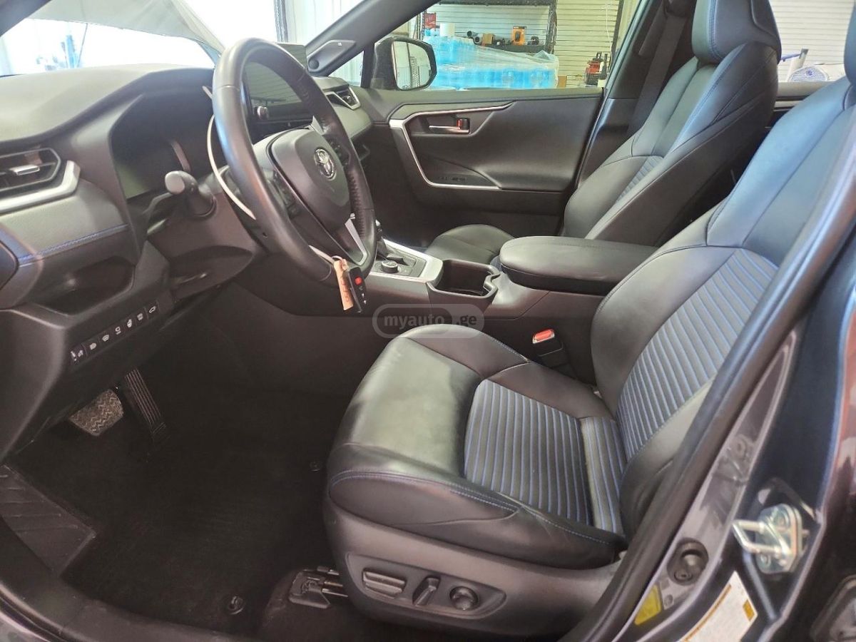 Toyota RAV 4 - фото 7