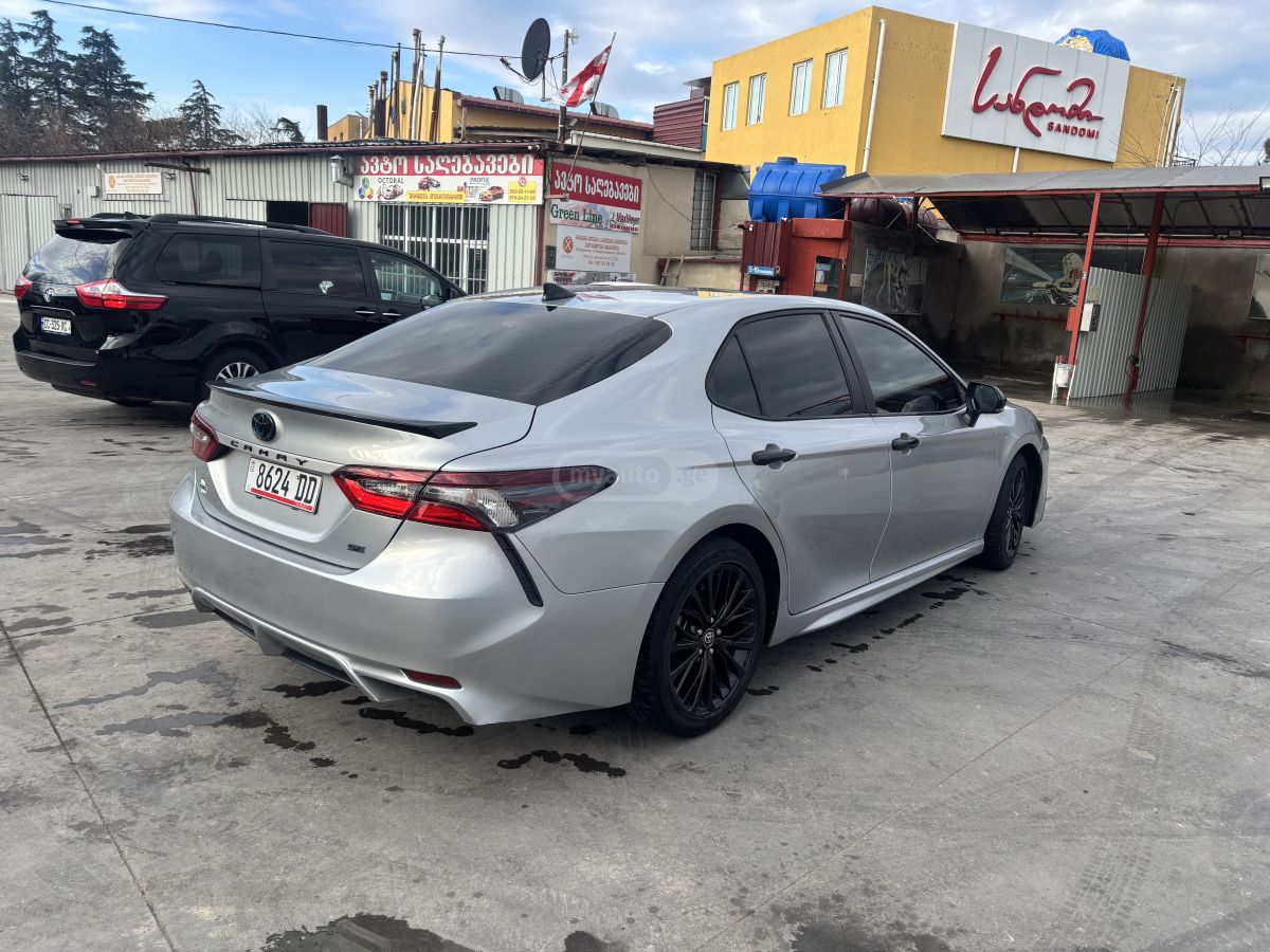 Toyota Camry - фото 3