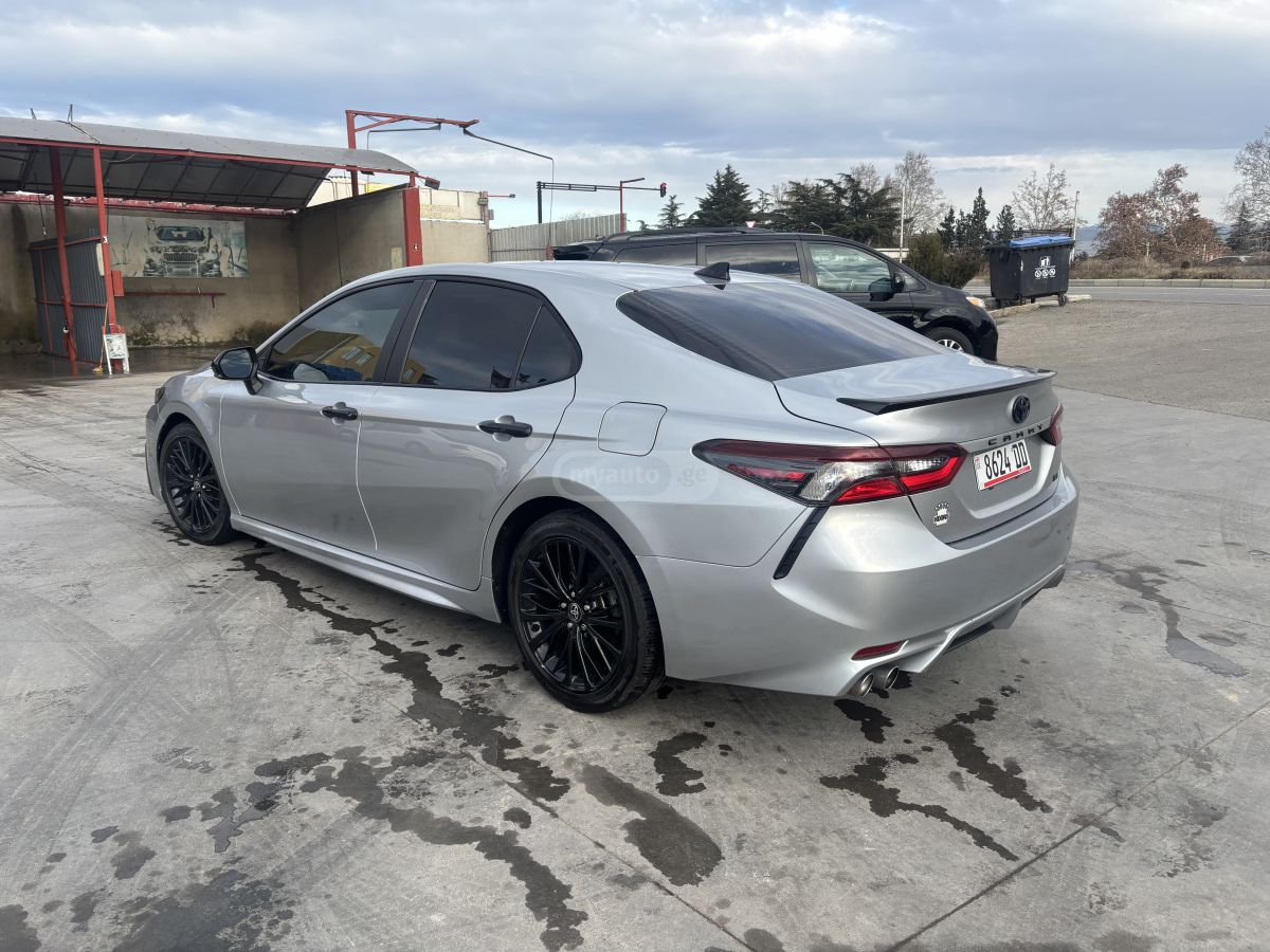 Toyota Camry - фото 4