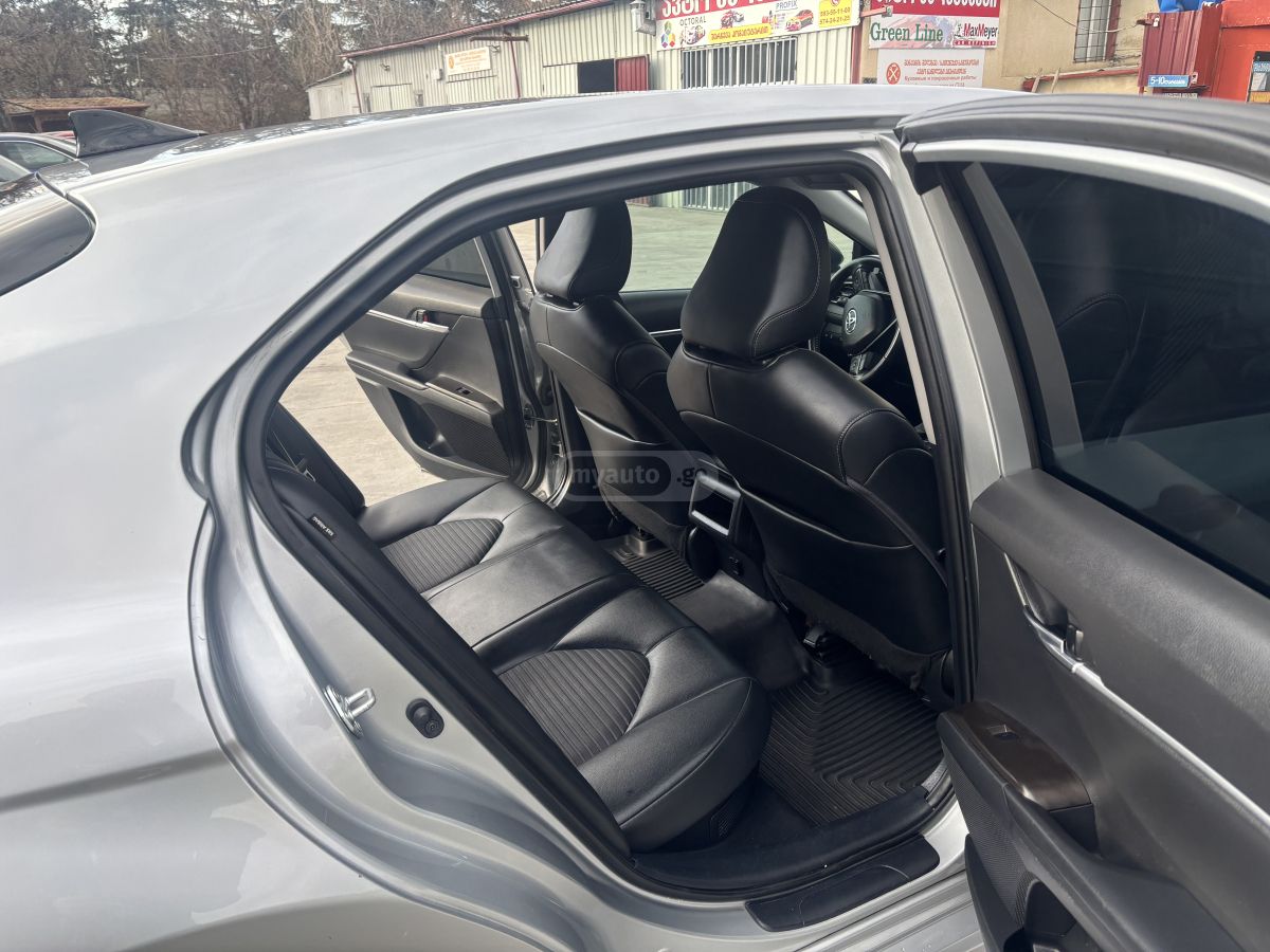 Toyota Camry - фото 7