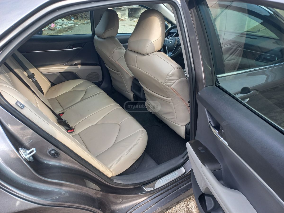 Toyota Camry - фото 10