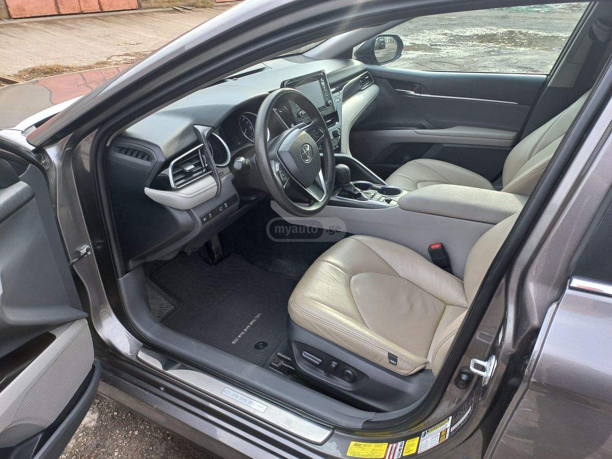 Toyota Camry - фото 11