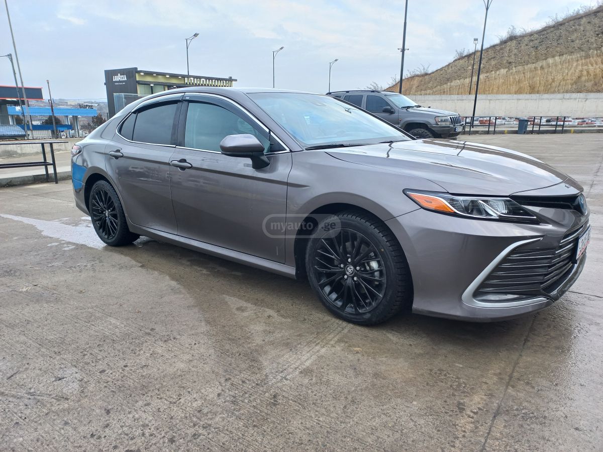 Toyota Camry - фото 3