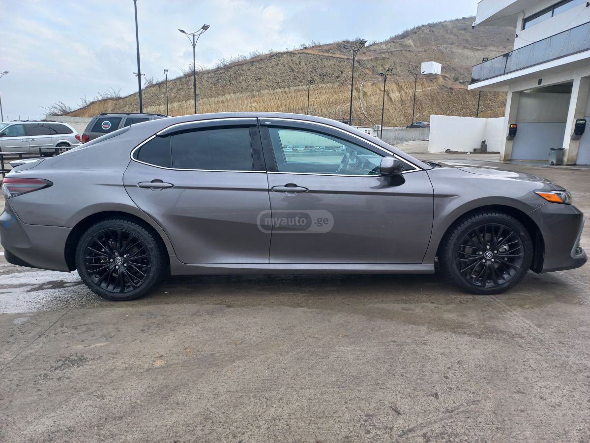 Toyota Camry - фото 6
