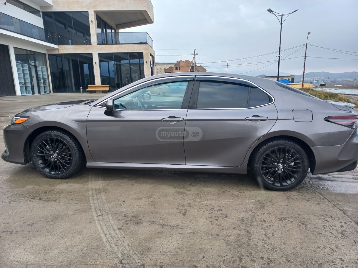 Toyota Camry - фото 7