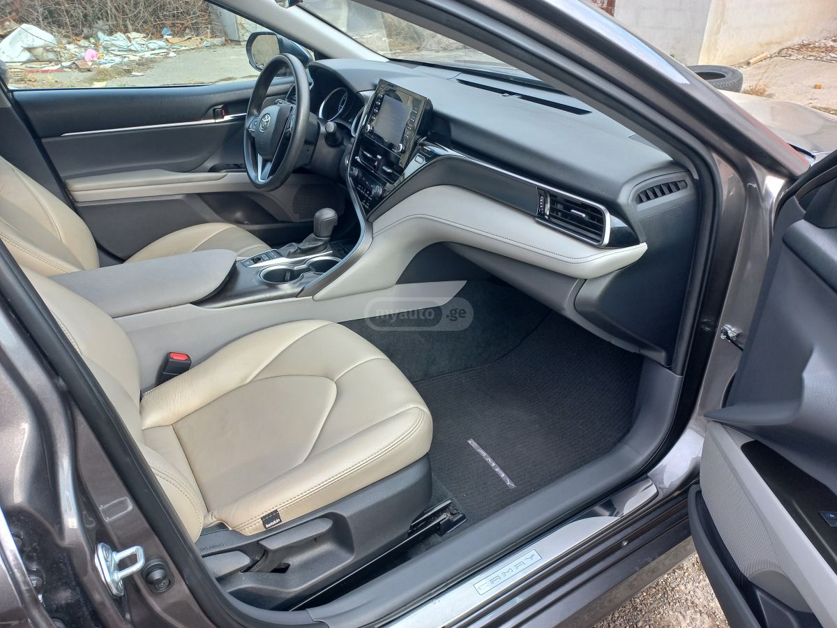 Toyota Camry - фото 9