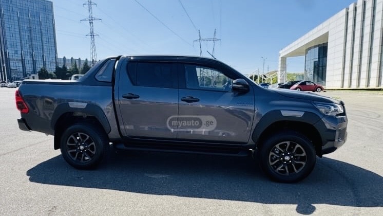 Toyota Hilux 2024 — миниатюра 5