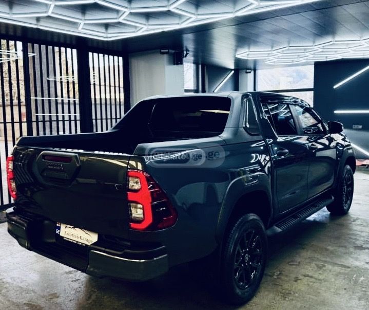 Toyota Hilux 2024 — миниатюра 7