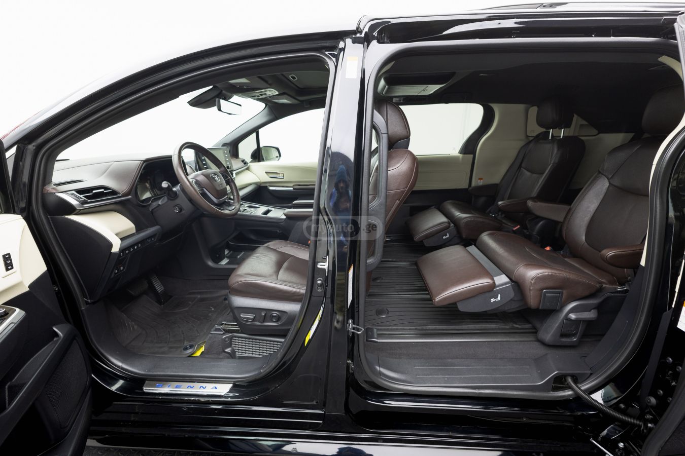 Toyota Toyota Sienna — миниатюра 8