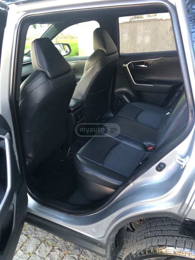 Toyota RAV 4 - фото 12