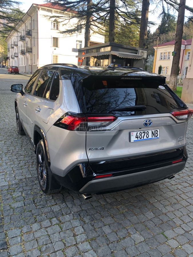 Toyota RAV 4 - фото 4