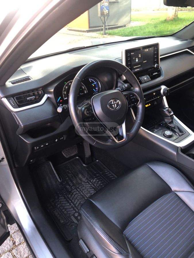 Toyota RAV 4 - фото 7