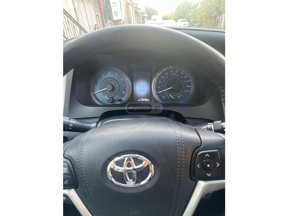 Toyota Sienna - фото 6