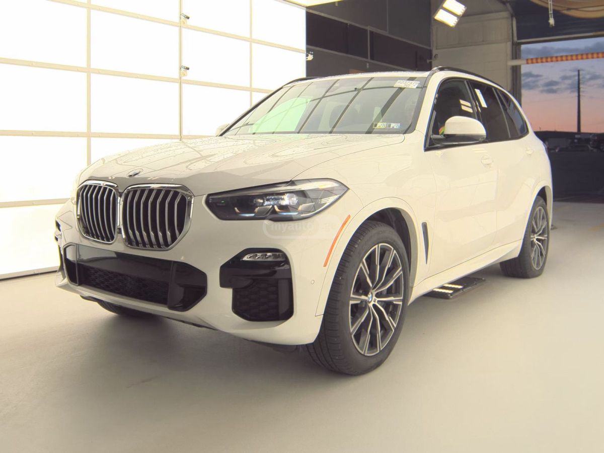 BMW X5 - фото 1