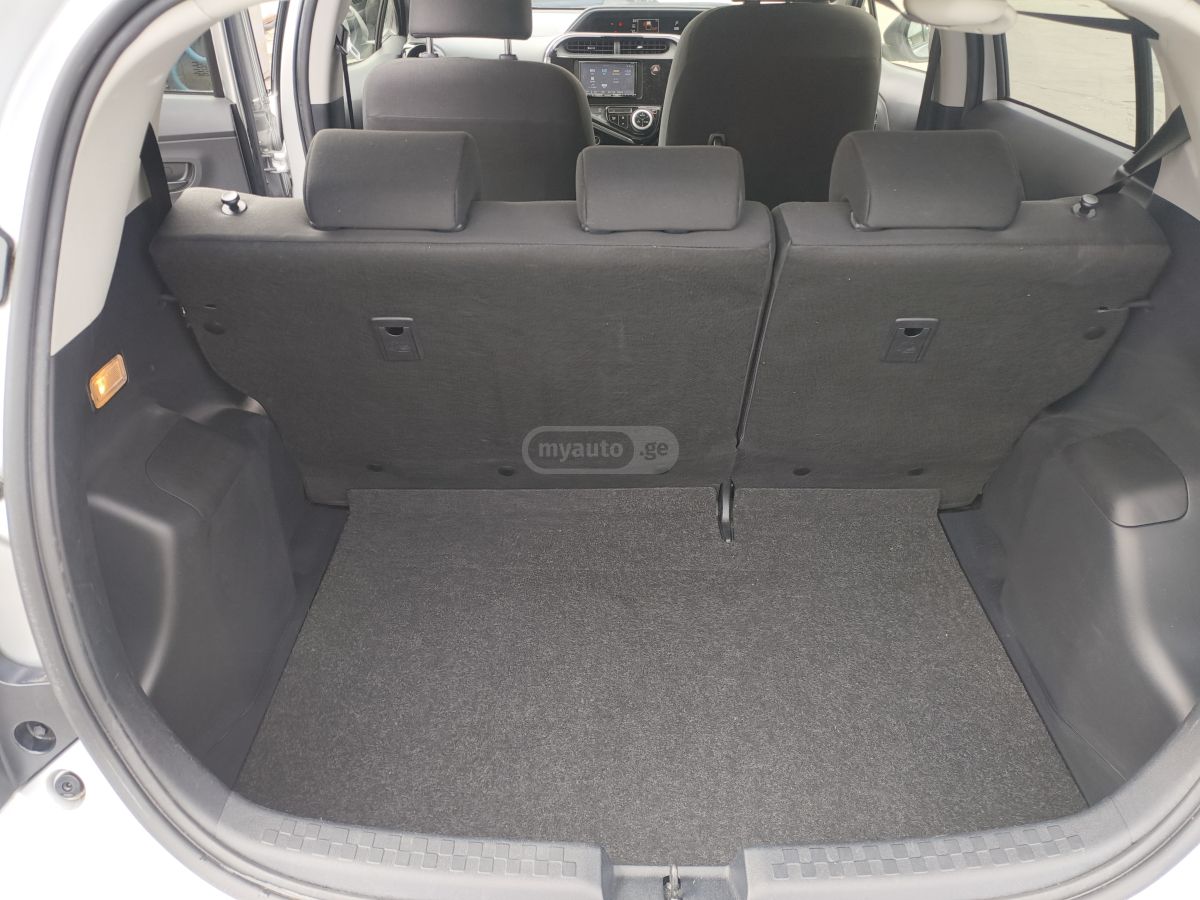 Toyota Aqua - фото 12