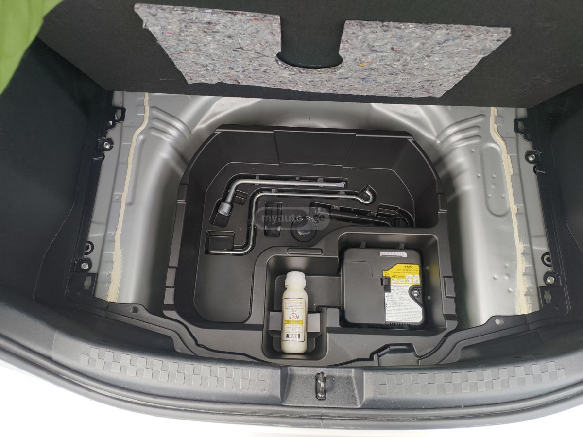 Toyota Aqua - фото 9