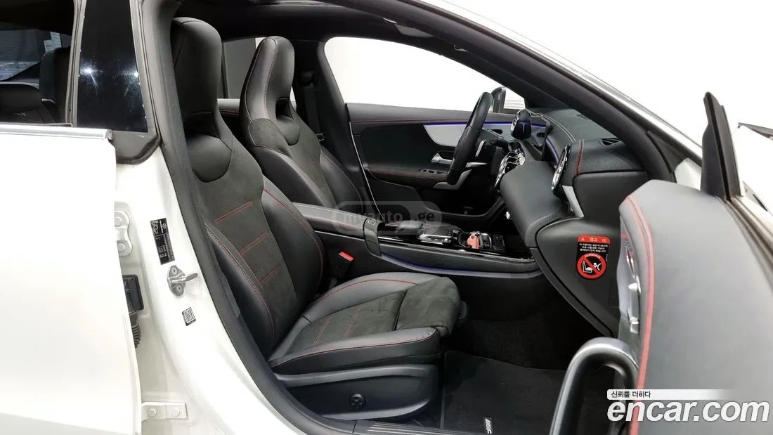 Mercedes-Benz CLA 45 AMG 2021 — миниатюра 11