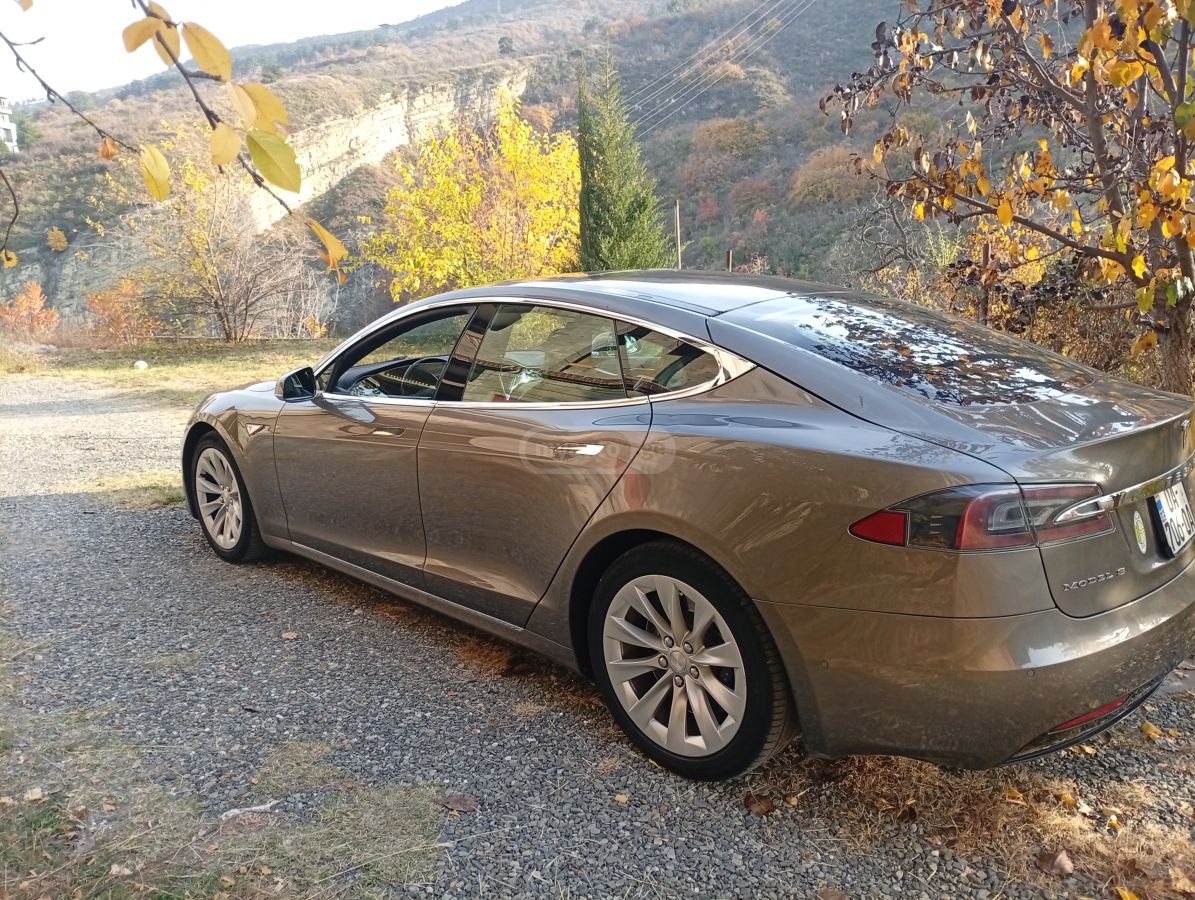 Tesla Model S - фото 3