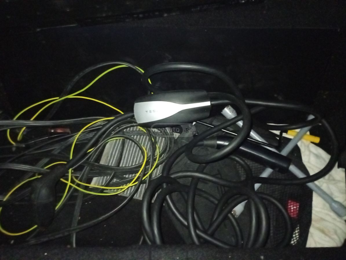 Tesla Model S - фото 9