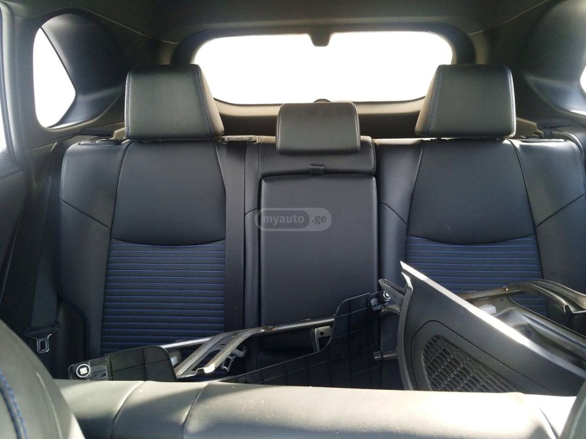 Toyota RAV 4 - фото 10