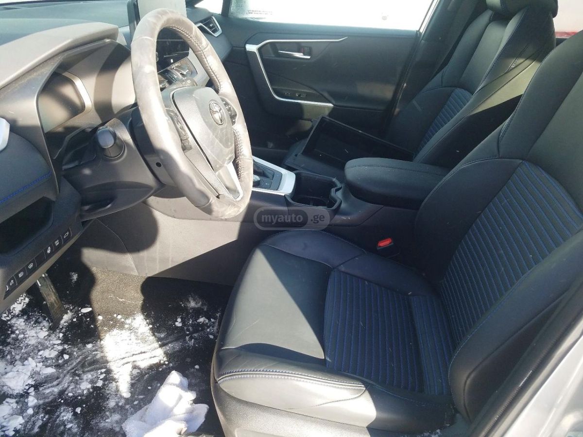 Toyota RAV 4 - фото 7