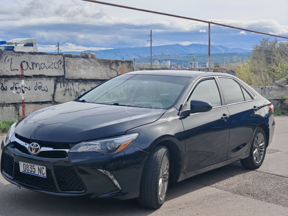 Toyota Camry - фото 4