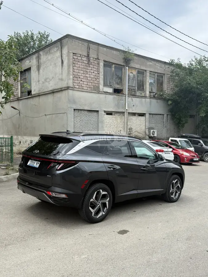 نمای دیگر Hyundai Limited 4dr All-Wheel Drive Au 2022