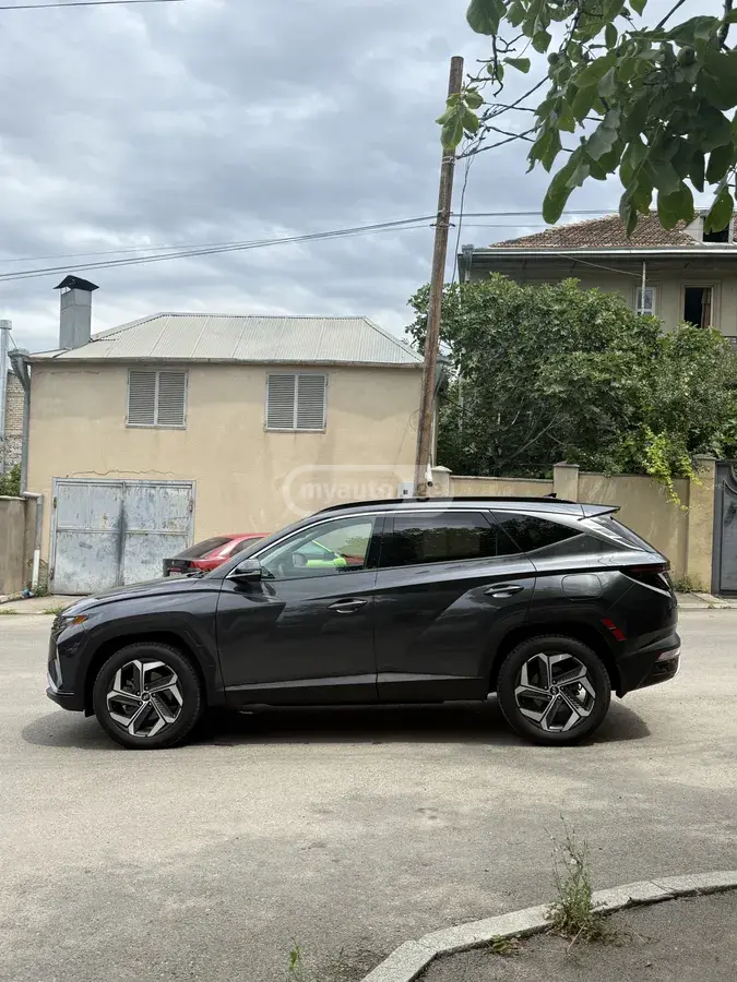 نمای دیگر Hyundai Limited 4dr All-Wheel Drive Au 2022