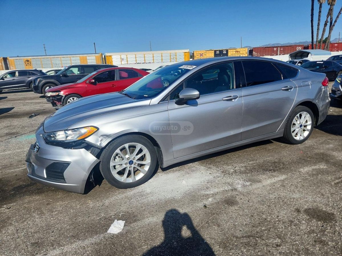 Ford Fusion - фото 1