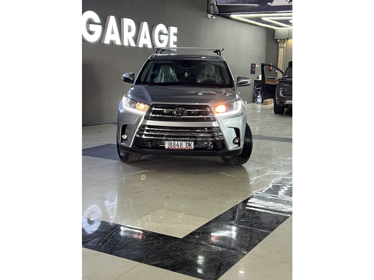 Toyota Highlander - фото 2