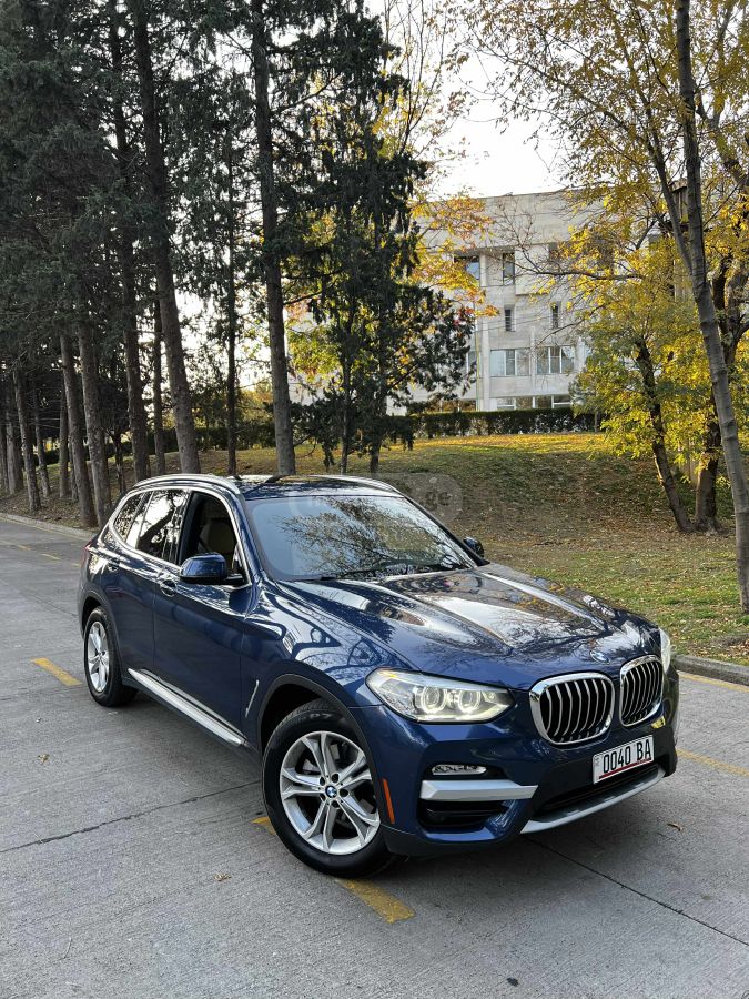 BMW X3 - фото 1