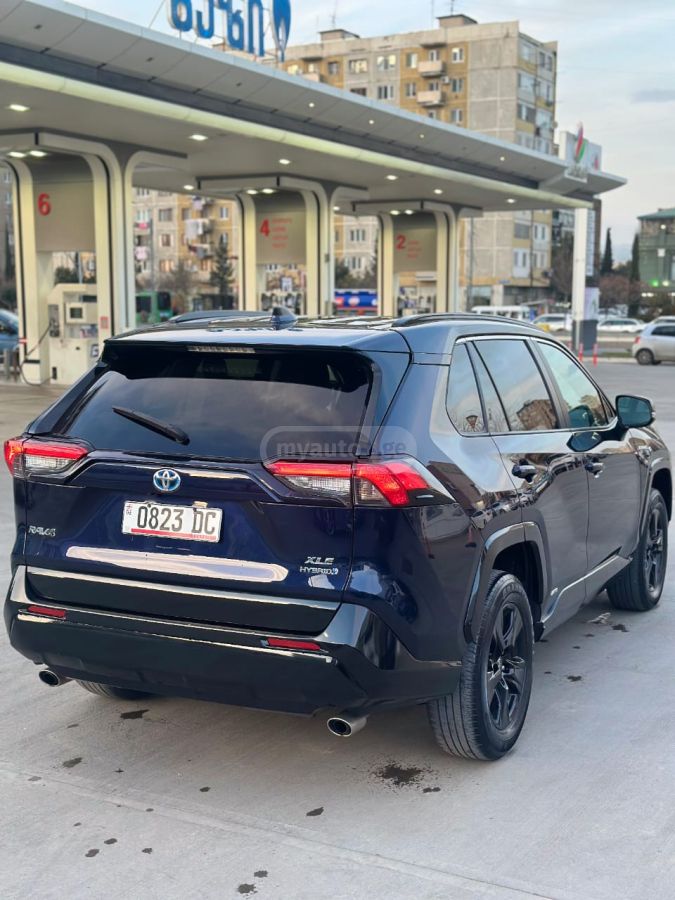 Toyota RAV 4 - фото 4