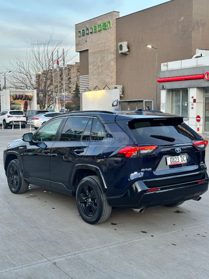 Toyota RAV 4 - фото 5