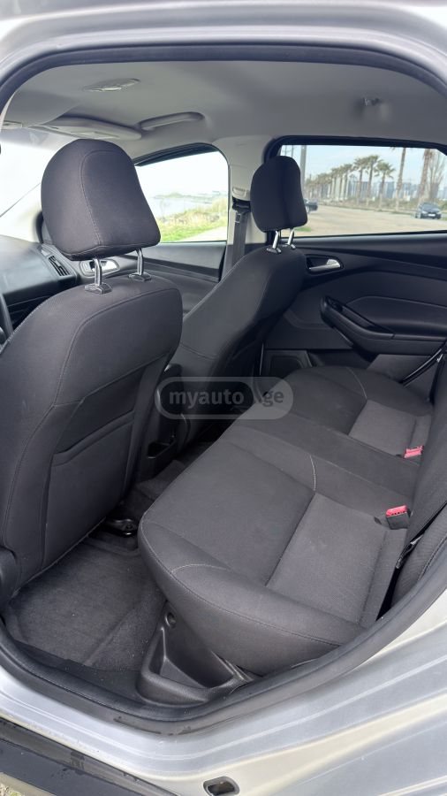 Ford Focus - фото 9