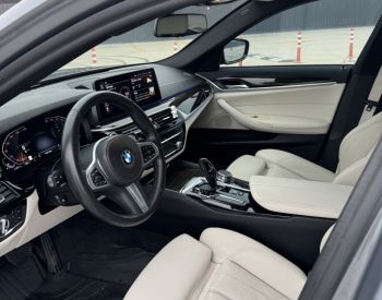 BMW5402022