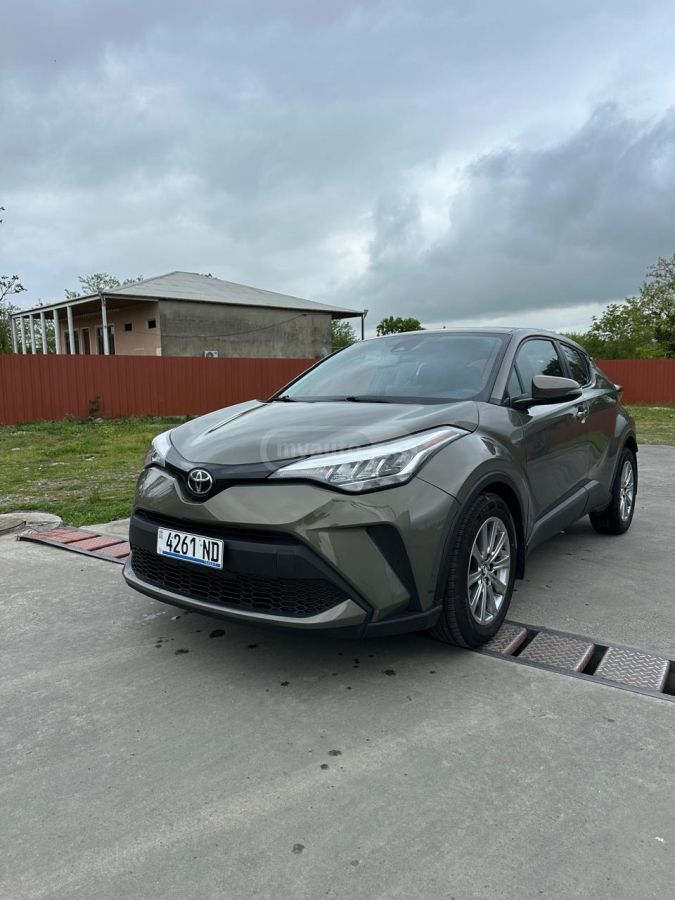 Toyota CHR - фото 1