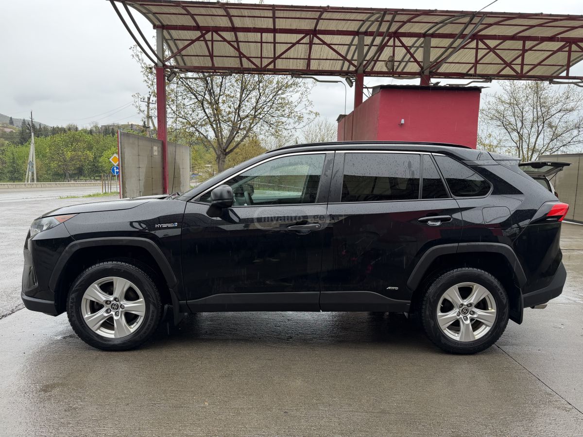 Toyota RAV 4 - фото 3