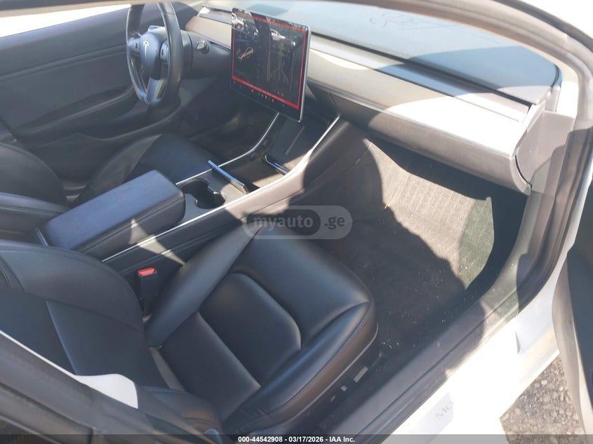 Tesla Model 3 - фото 5