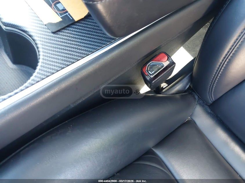 Tesla Model 3 - фото 9