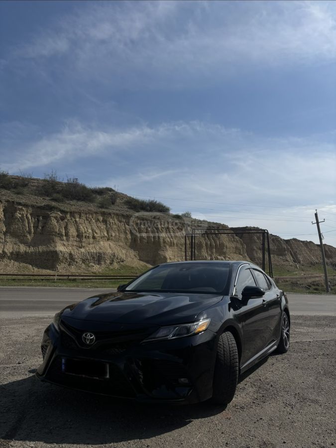 Toyota Camry - фото 3