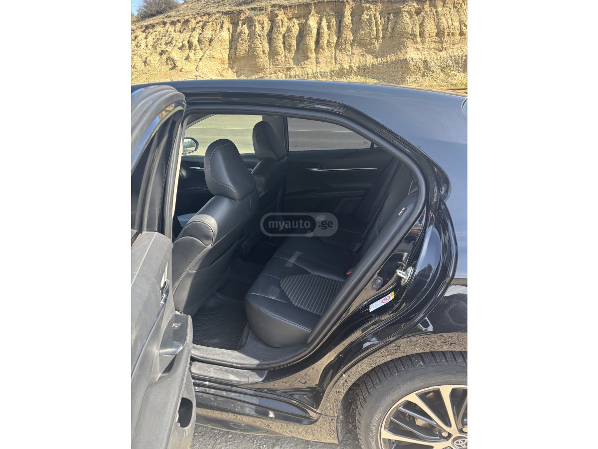 Toyota Camry - фото 8