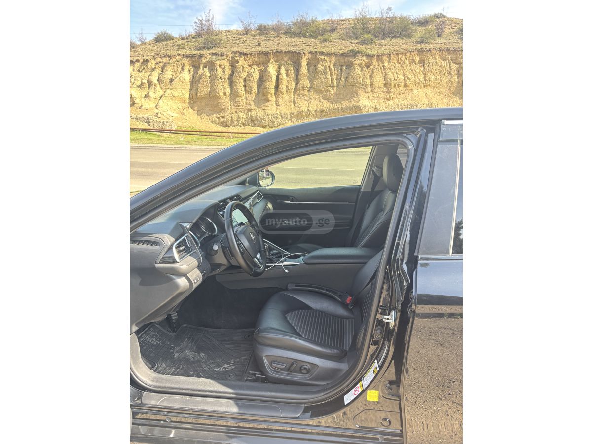 Toyota Camry - фото 9