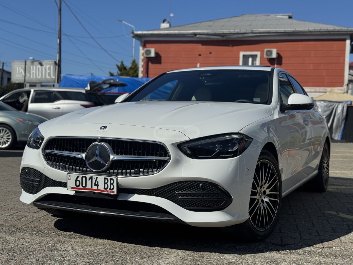 Mercedes-Benz C 300 - фото 1