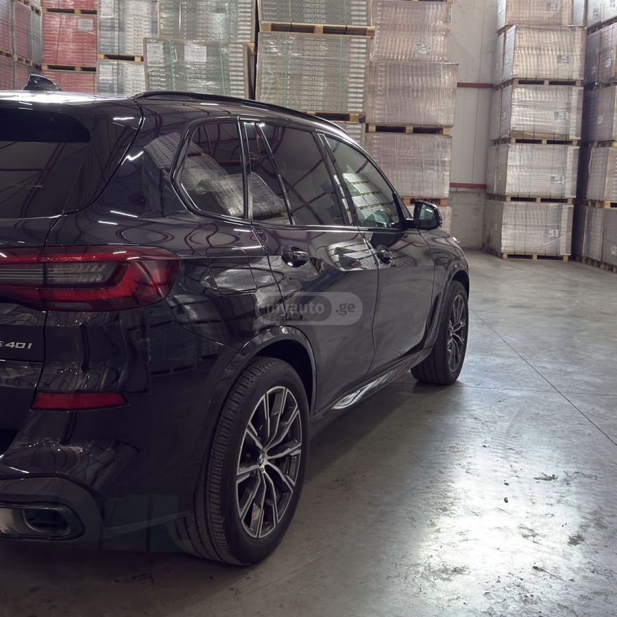 BMW xDrive40i 4dr All-Wheel Drive — миниатюра 7