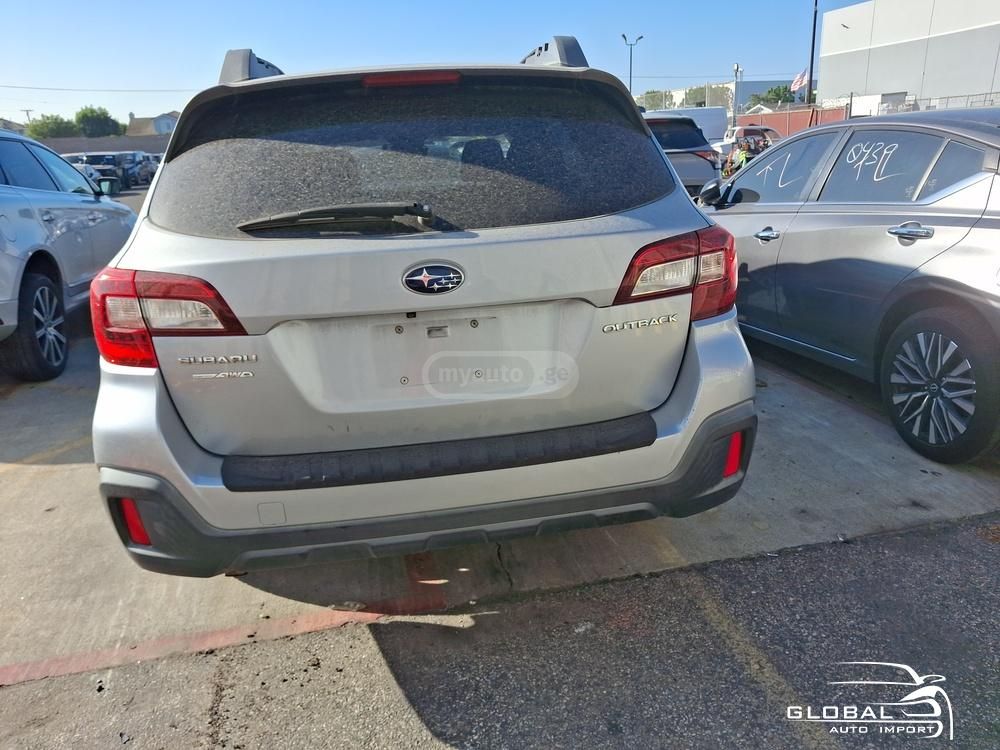Subaru Outback - фото 4