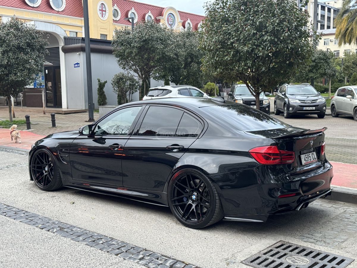 BMW M3 - фото 3